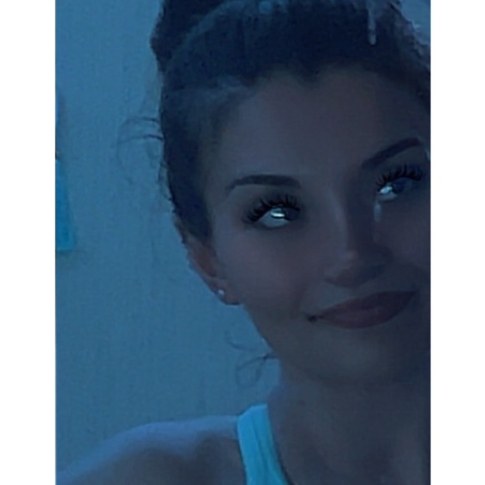 Meet your Posher, Farrah